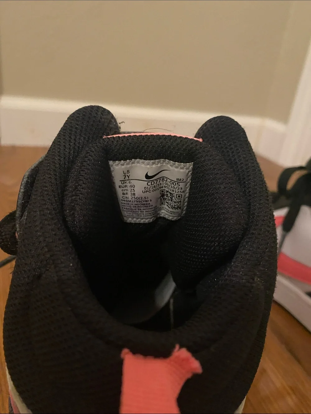 Nike Big Kids High-Top Court BOROUGH MID 2 Sneakers in Black, White & Pink